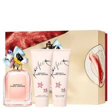 GIFT/SET MARC JACOBS PERFEC 3 PCS.  3.4 EDP + 2.5 BL + 2.5 SG FOR WOMEN. DESIGNER:MARC JACOB Perfume By MARC JACOBS For WOMEN